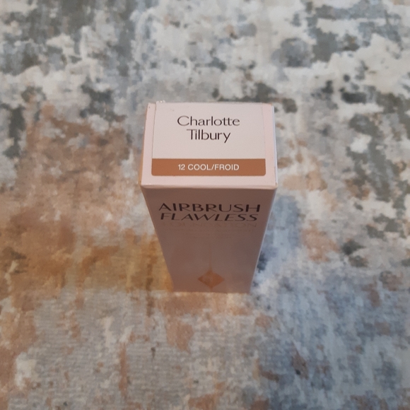 Charlotte Tilbury airbrush flawless foundation in cool (12) - Picture 2 of 2